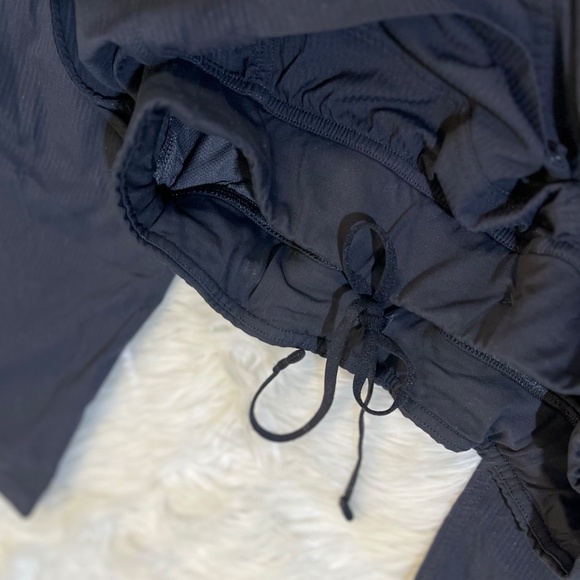 EUC [Lululemon] Black Tracker < Seawall > Workout Pants | Mens Small · Medium - Picture 10 of 16
